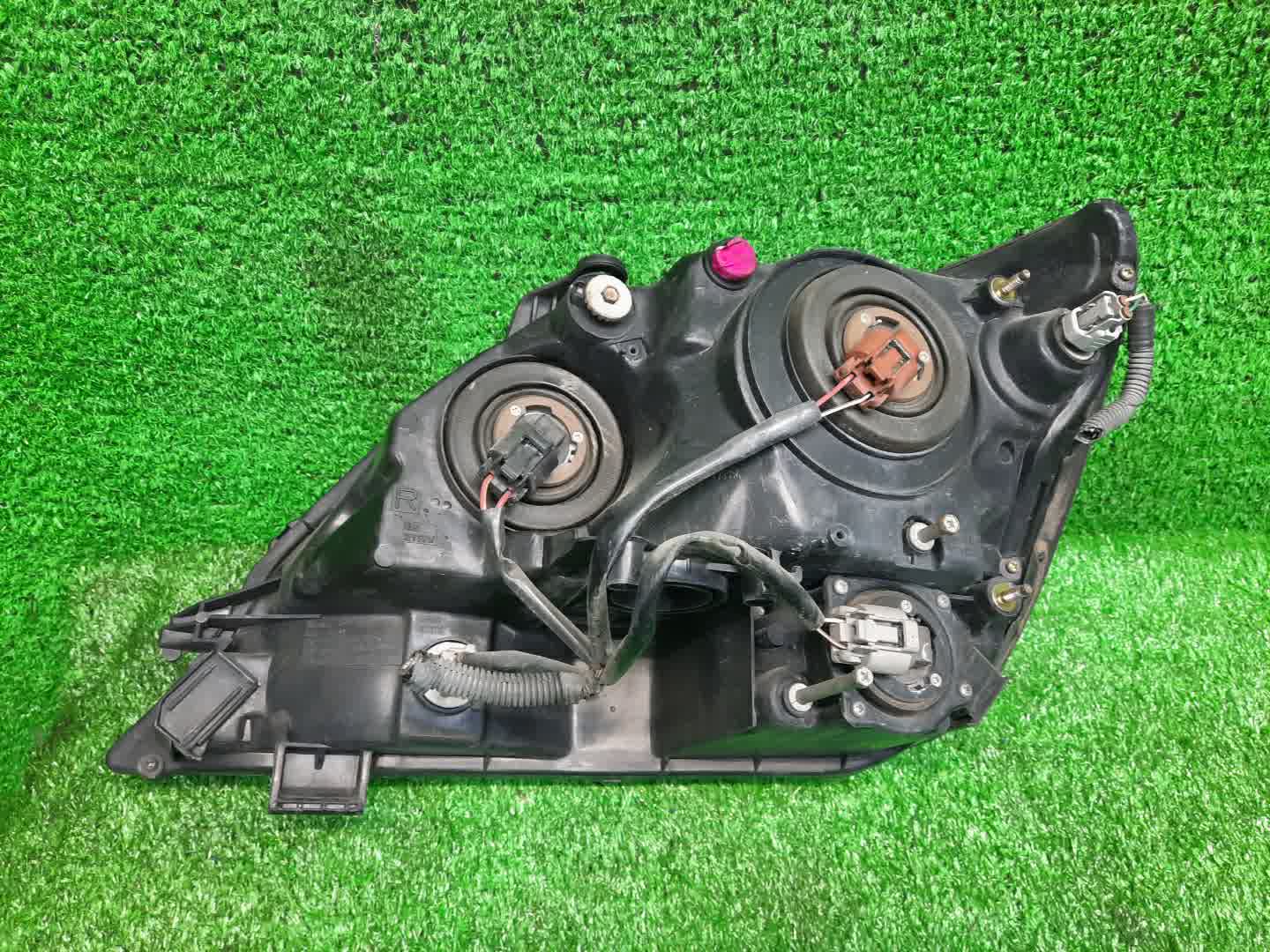 Фара правая передняя TOYOTA HARRIER MCU15W, MCU10W, SXU15W, SXU10W, ACU10W, ACU15W 2 ракурс