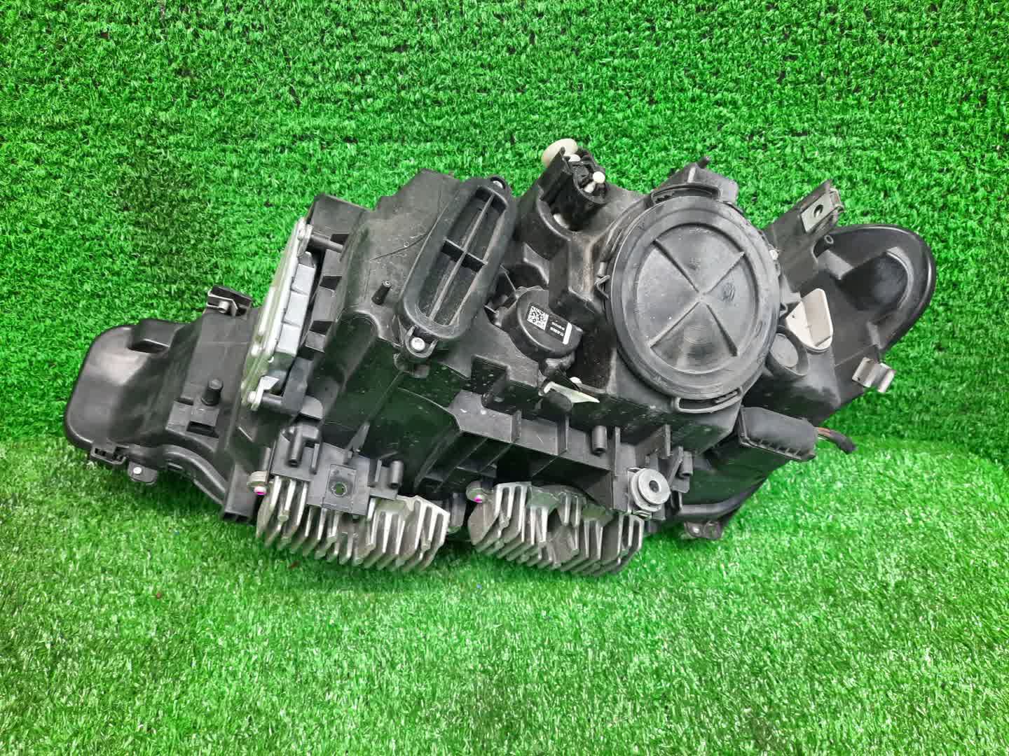 Фара правая передняя BMW 320d, 335i, 318d, 325d, 330d, 335d, 316d, 3-Series, 328i, 320i, 316i F30, F31 3 ракурс