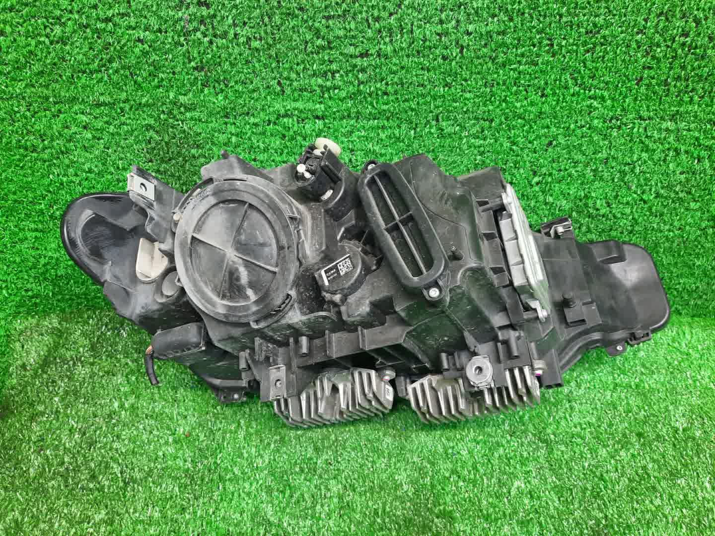 Фара левая передняя BMW 320d, 335i, 318d, 325d, 330d, 335d, 316d, 3-Series, 328i, 320i, 316i F30, F31 2 ракурс