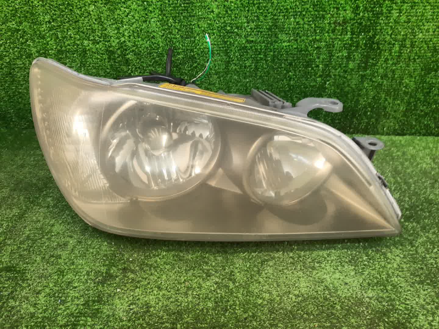 Фара правая передняя TOYOTA ALTEZZA, IS200, IS300 GXE10, SXE10, JCE10, JCE15 1 ракурс