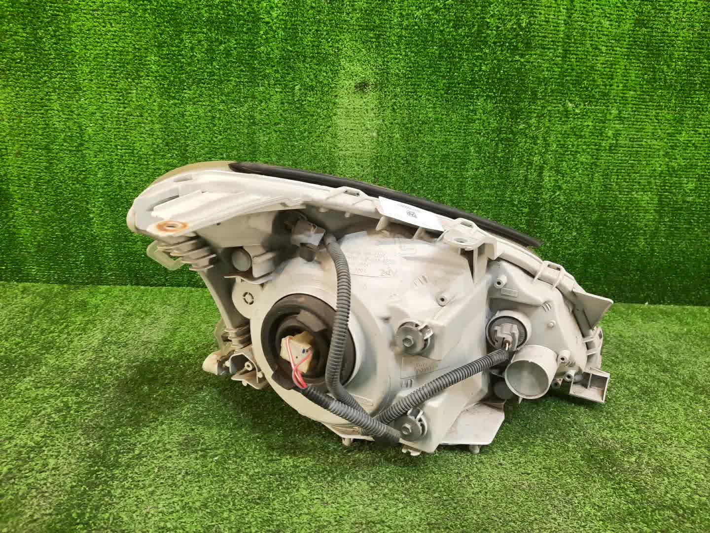 Фара левая передняя TOYOTA PREMIO ZZT240, NZT240, AZT240, ZZT245 2 ракурс