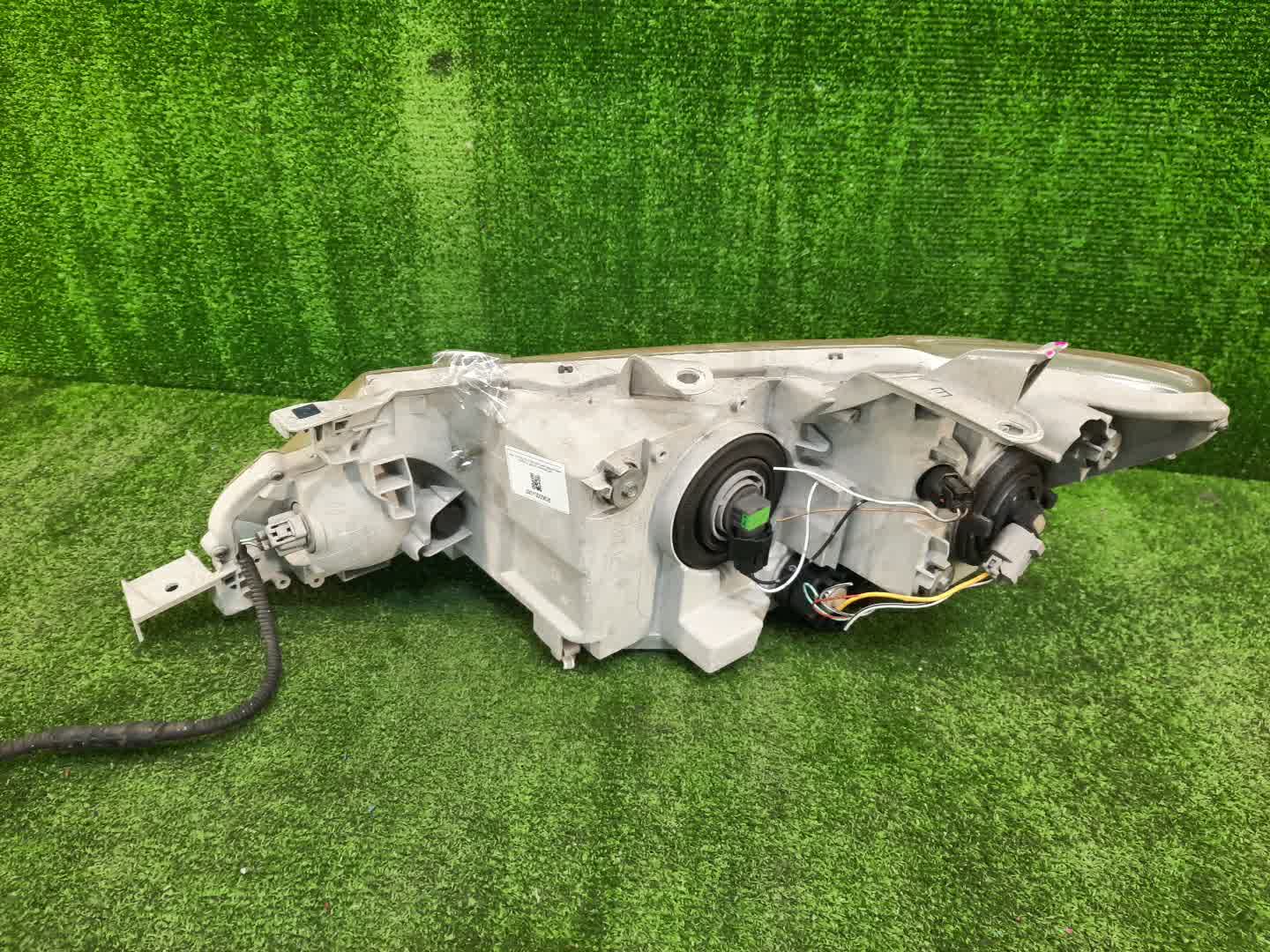Фара правая передняя TOYOTA ALLION ZRT265, ZRT260, NZT260, ZRT261 3 ракурс