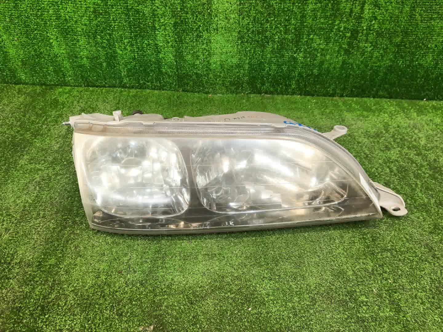Фара правая передняя TOYOTA CRESTA GX100, JZX100, JZX101, LX100, GX105, JZX105, SX100 1 ракурс