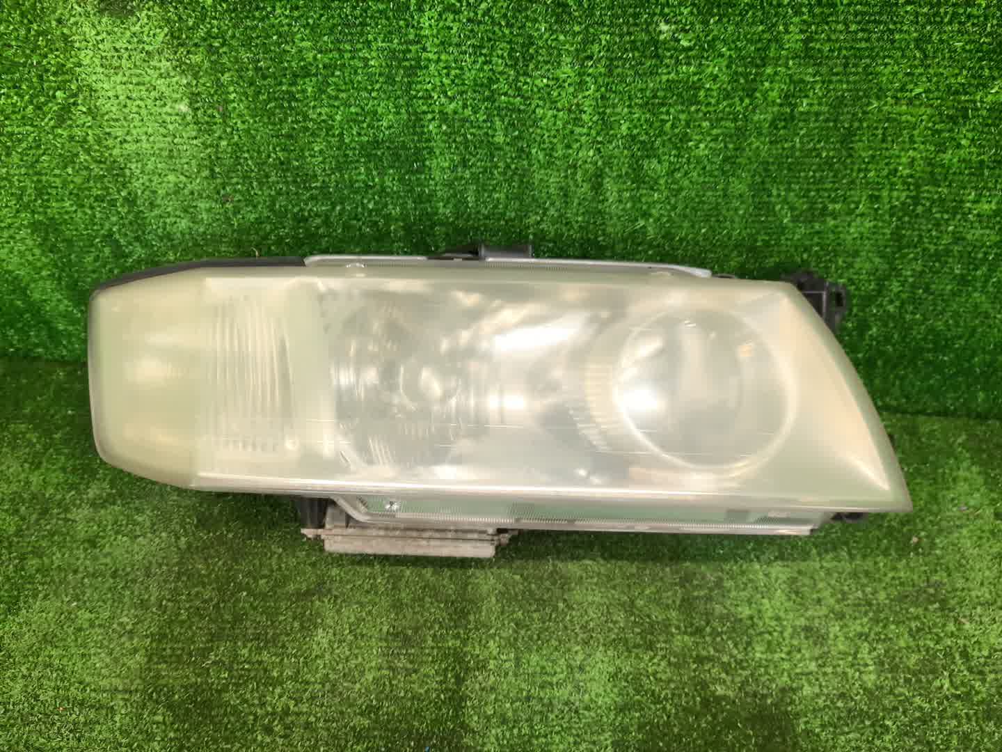 Фара правая передняя MITSUBISHI CHARIOT GRANDIS, CHARIOT N84W, N94W, N96W, N86W 1 ракурс