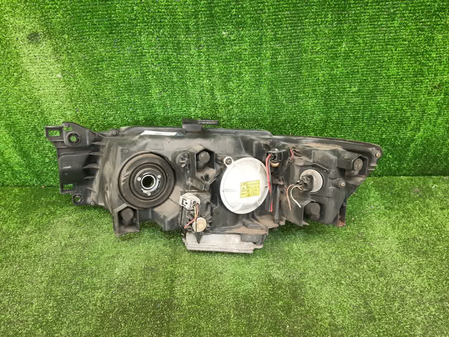 Фара правая передняя MITSUBISHI CHARIOT GRANDIS, CHARIOT N84W, N94W, N96W, N86W 2 ракурс