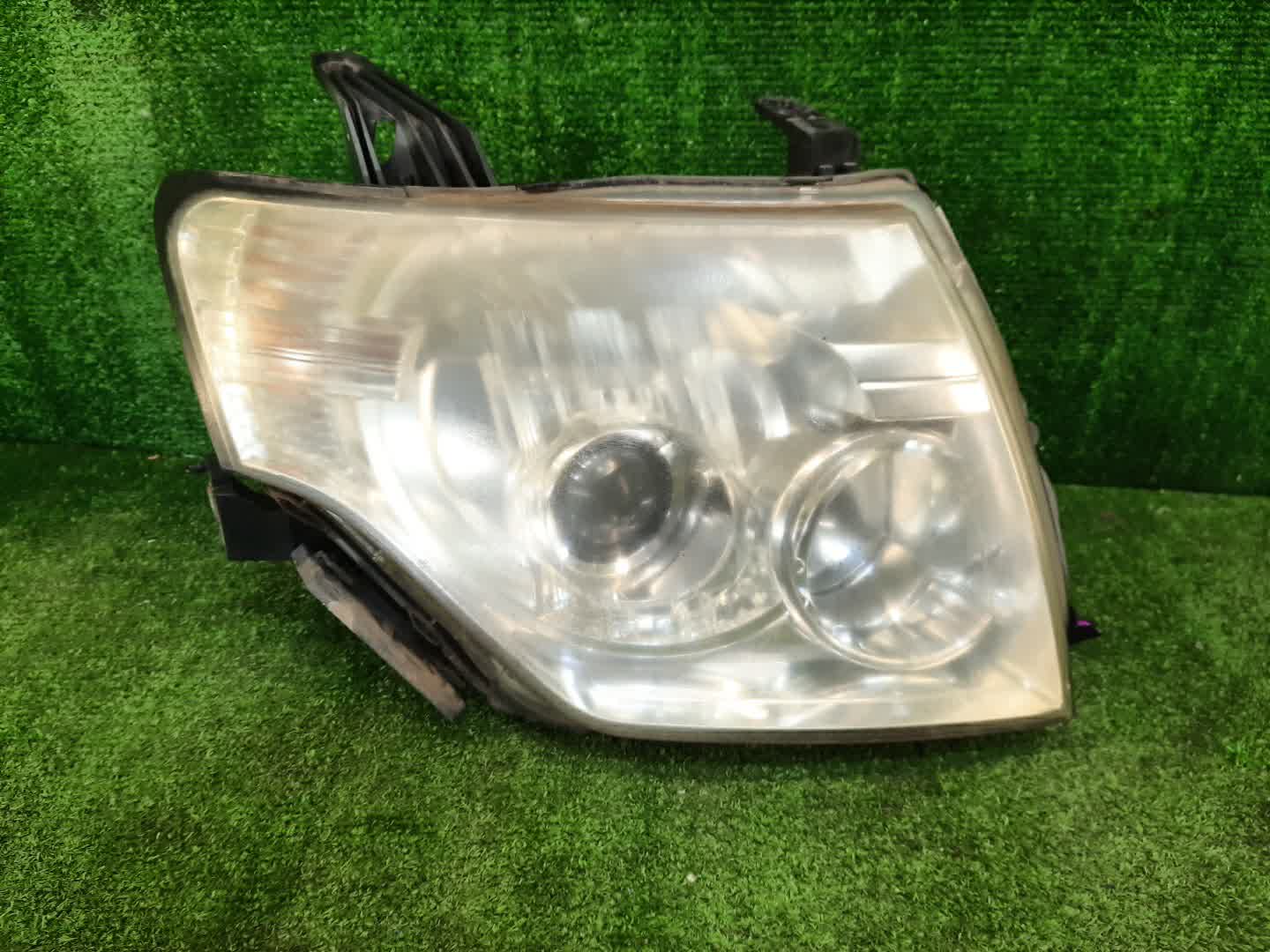Фара правая передняя MITSUBISHI PAJERO V87W, V83W, V93W, V97W, V98W 1 ракурс