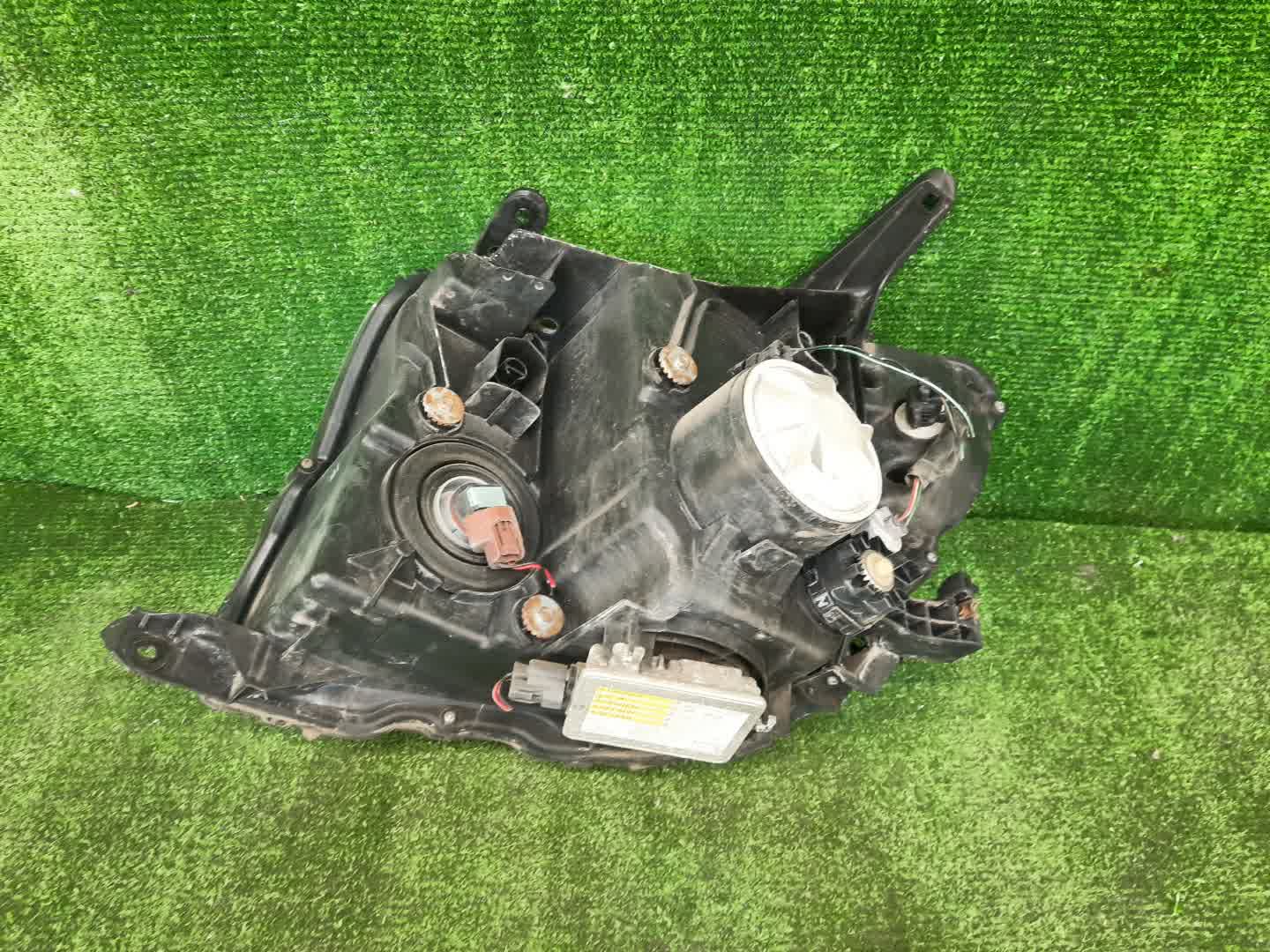 Фара правая передняя MITSUBISHI PAJERO V87W, V83W, V93W, V97W, V98W 2 ракурс