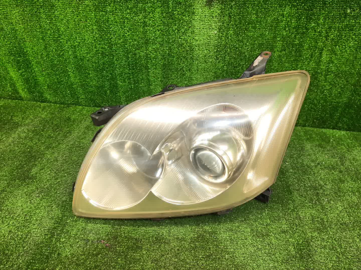 Фара левая передняя TOYOTA AVENSIS ZZT251, AZT250, AZT255, AZT251 1 ракурс