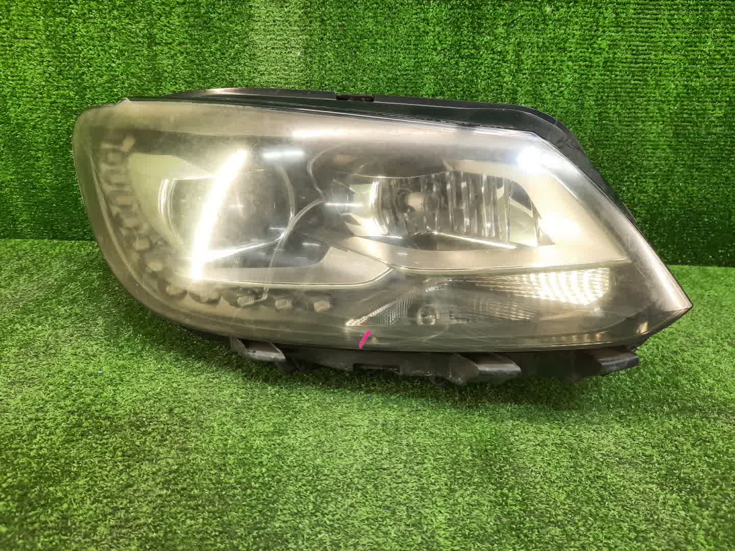 Фара правая передняя VOLKSWAGEN TOURAN 1T3 1 ракурс