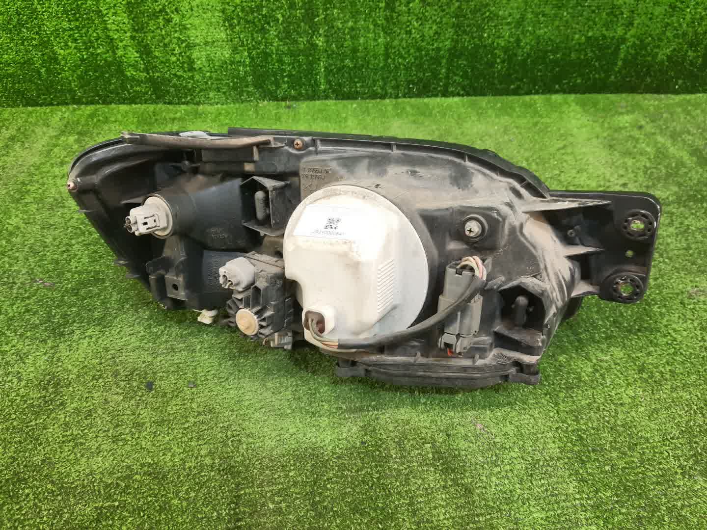 Фара левая передняя SUBARU LEGACY BH9, BE5, BH5, BHE, BHC, BE9 4 ракурс