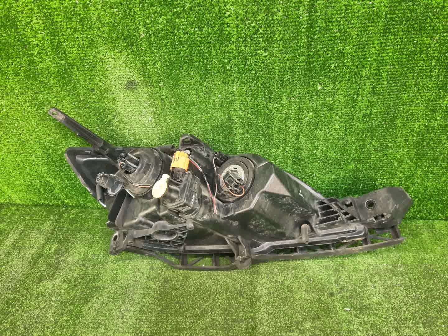 Фара левая передняя MAZDA AXELA, MAZDA 3, 3 BK5P, BK3P, BKEP, BK 2 ракурс