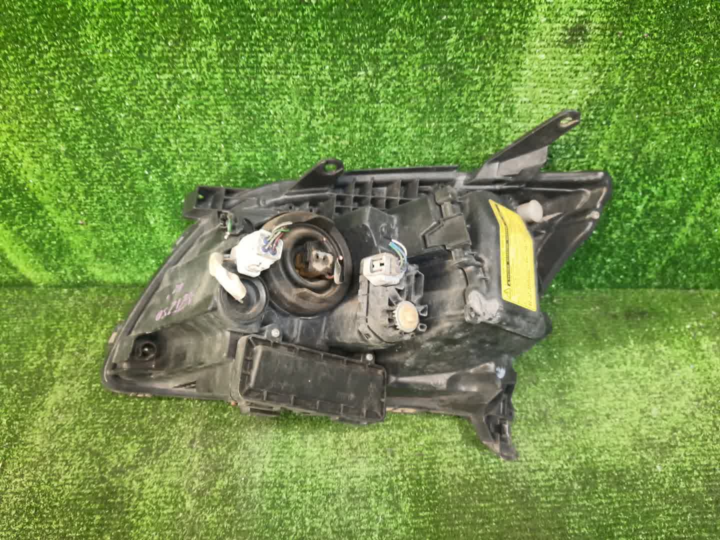 Фара правая передняя TOYOTA AVENSIS ZZT251, AZT250, AZT255, AZT251 2 ракурс