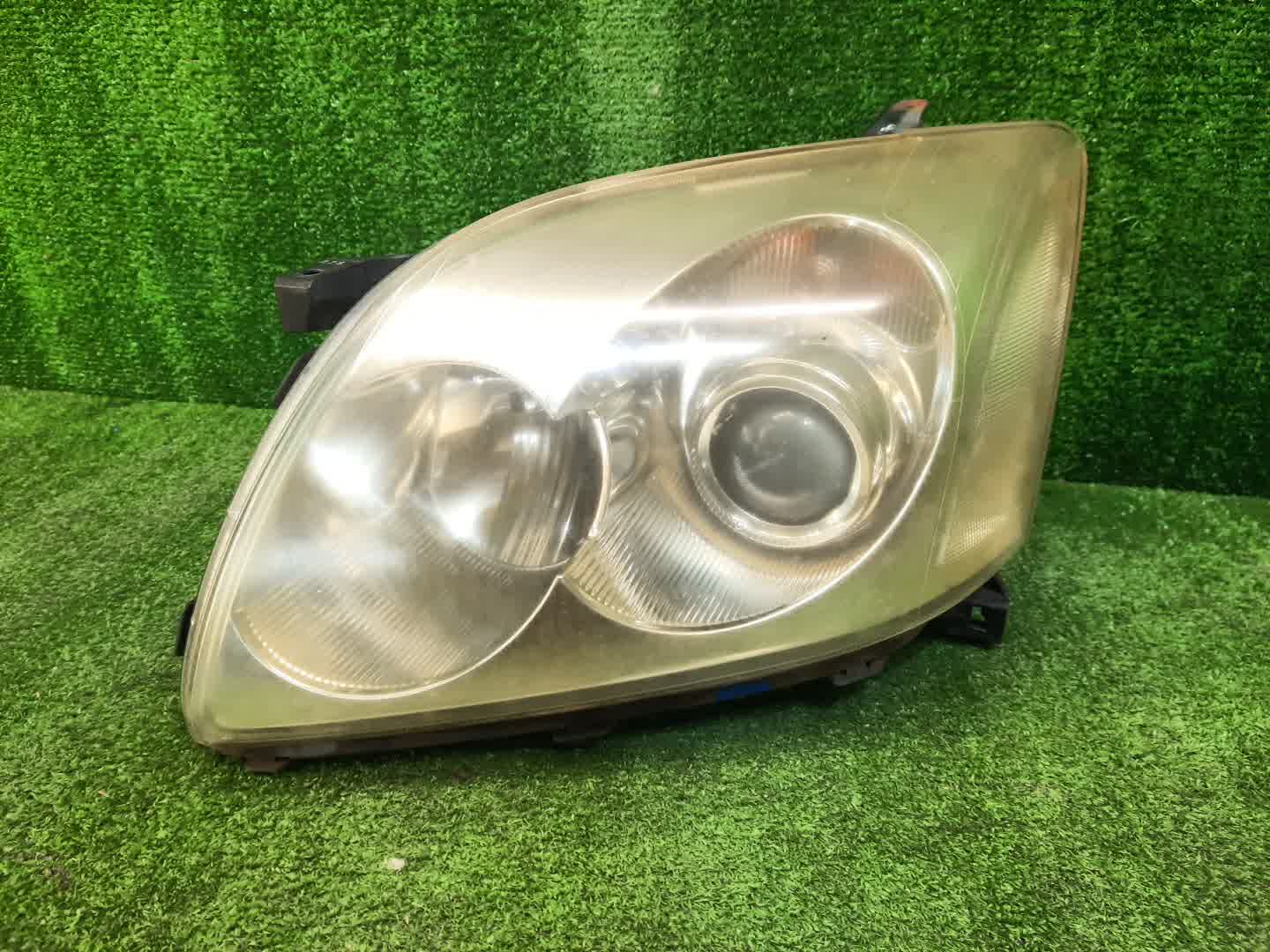 Фара левая передняя TOYOTA AVENSIS ZZT251, AZT250, AZT255, AZT251 1 ракурс