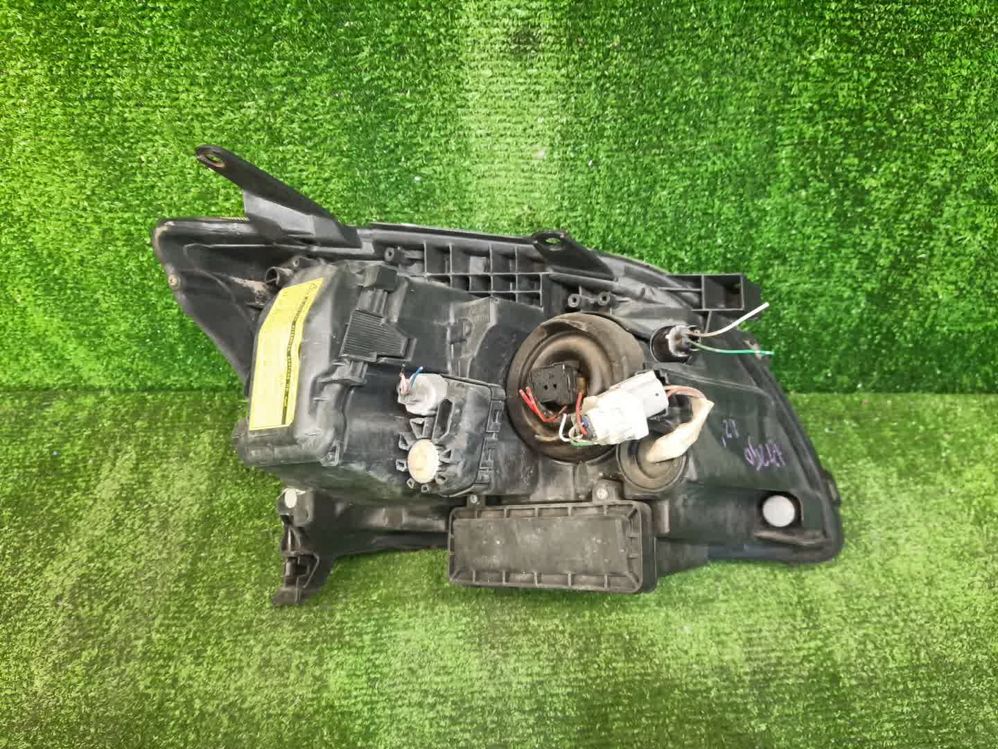 Фара левая передняя TOYOTA AVENSIS ZZT251, AZT250, AZT255, AZT251 2 ракурс