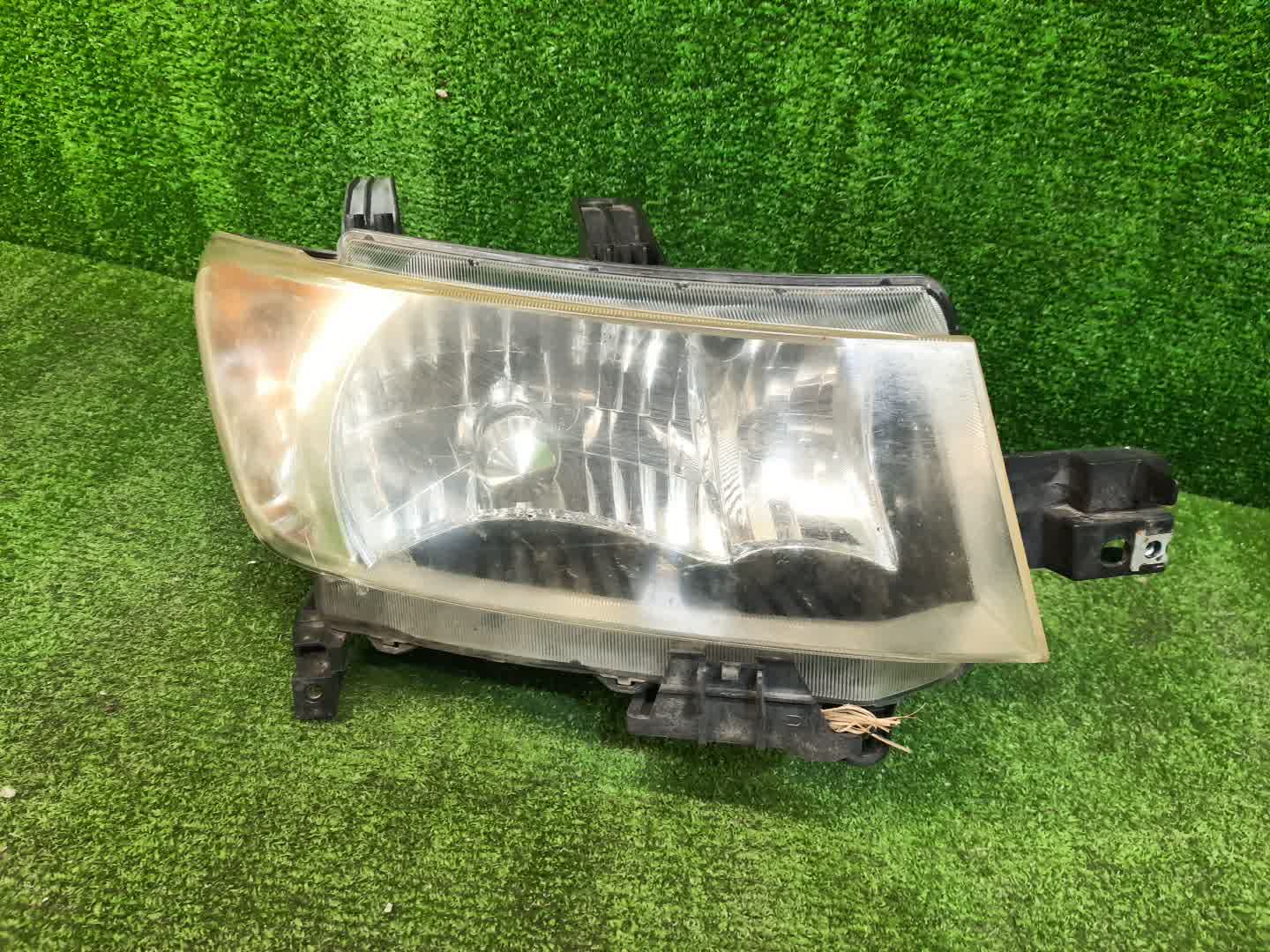 Фара правая передняя TOYOTA BB QNC20, QNC21, QNC25 1 ракурс