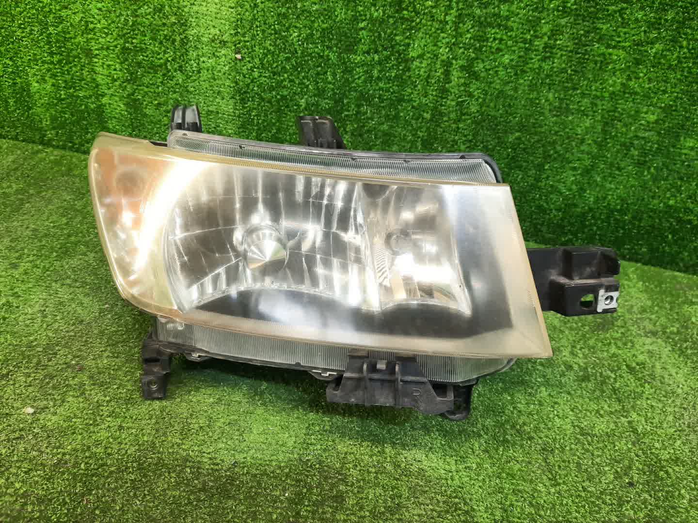 Фара правая передняя TOYOTA BB QNC20, QNC21, QNC25 1 ракурс