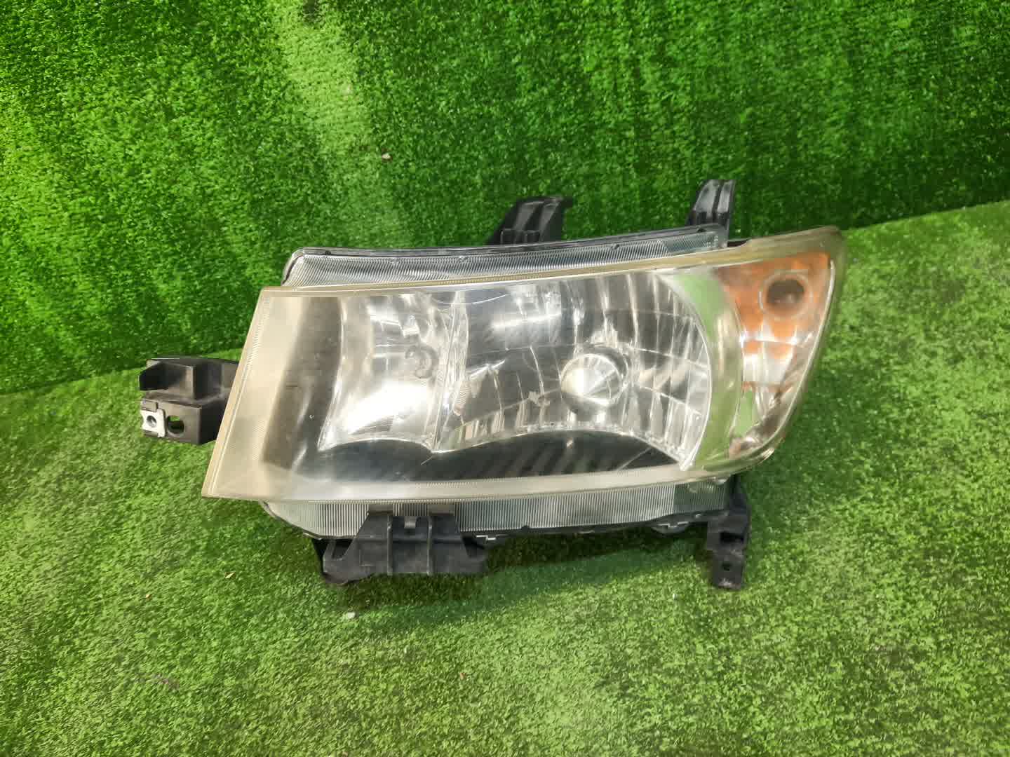 Фара левая передняя TOYOTA BB QNC20, QNC21, QNC25 1 ракурс