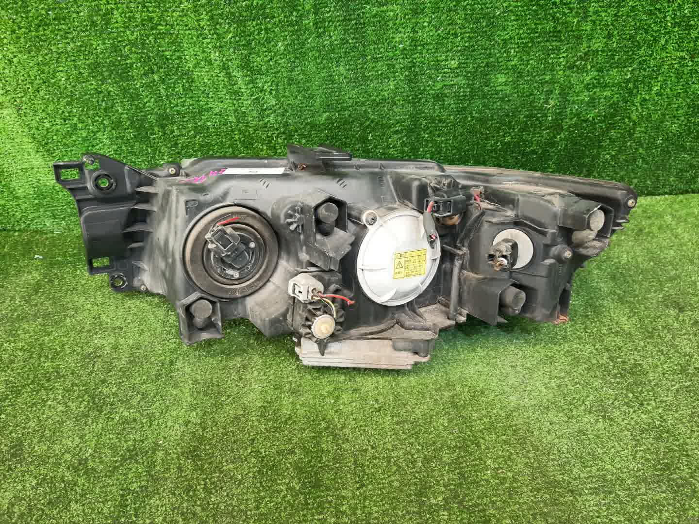 Фара правая передняя MITSUBISHI CHARIOT GRANDIS, CHARIOT N84W, N94W, N96W, N86W 2 ракурс