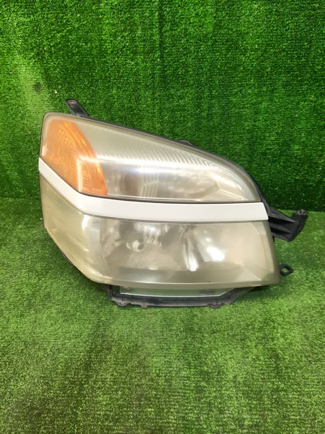 Фара правая передняя TOYOTA VOXY AZR60G, AZR65G 1 ракурс Фара правая передняя TOYOTA VOXY AZR60G, AZR65G 1 ракурс