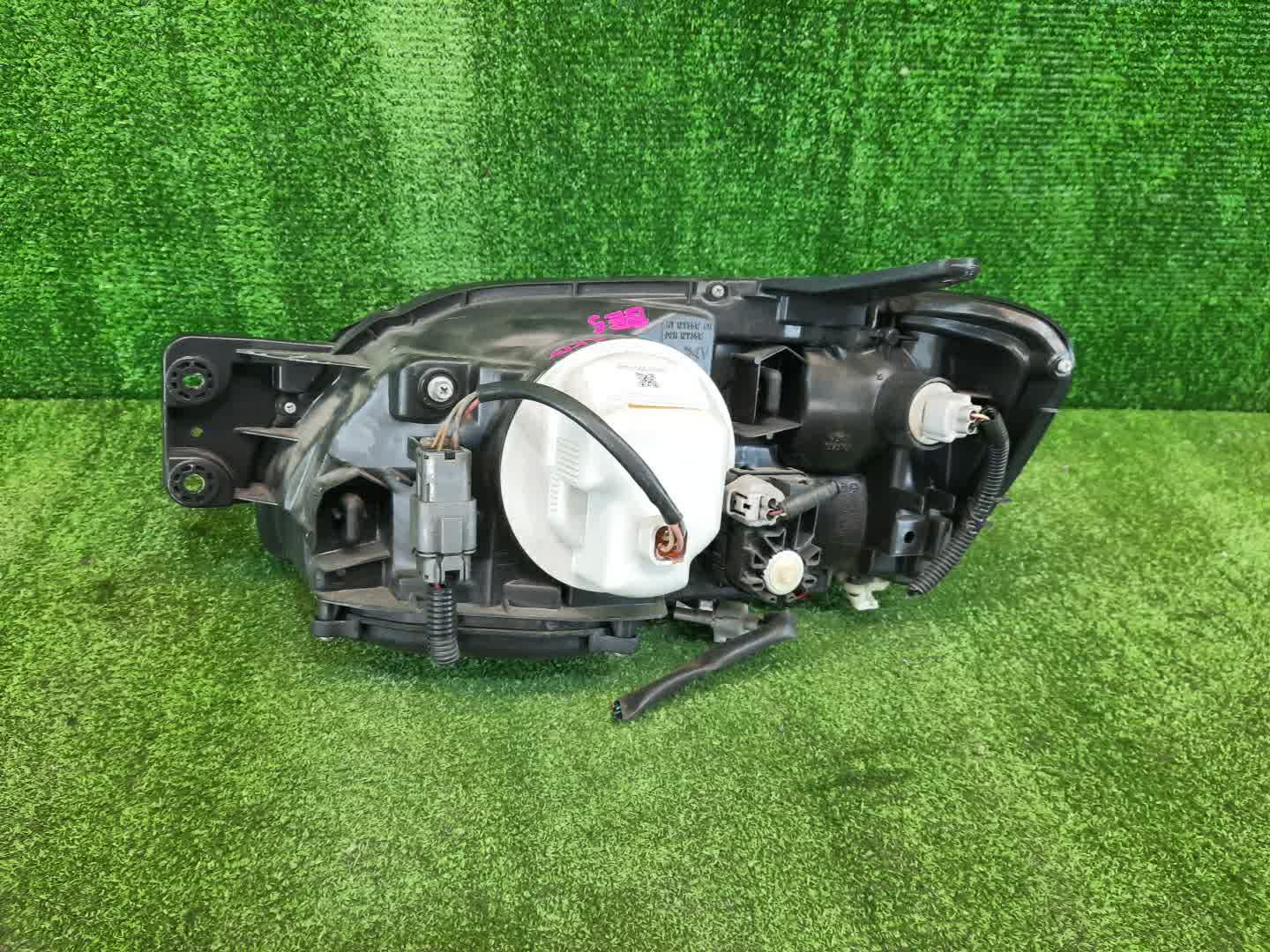 Фара правая передняя SUBARU LEGACY BH9, BE5, BH5, BHE, BHC, BE9 3 ракурс