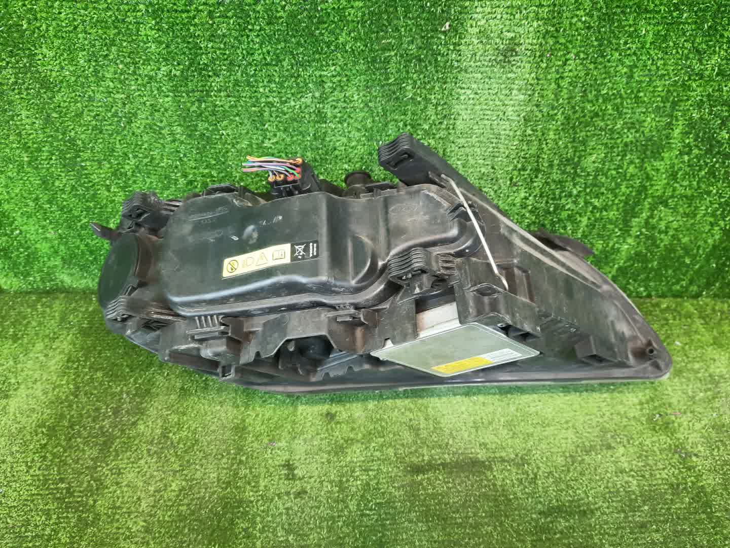 Фара левая передняя VOLVO XC70, V70, S80 BZ52, BZ88, BZ80, BZ69, BZ87, BZ70, BZ82, BZ83, BZ90, BZ95, BZ, BZ81, BZ73, BW60, BW47, BW40, BW90, BW69, BW71, BW98, BW56, BW48, AS60, AS98, AS90, AS95, AS40, AS70, AS 2 ракурс