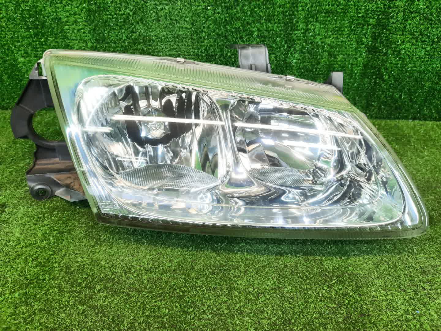 Фара правая передняя NISSAN BLUEBIRD SYLPHY G10, QG10, FG10, TG10, QNG10 1 ракурс
