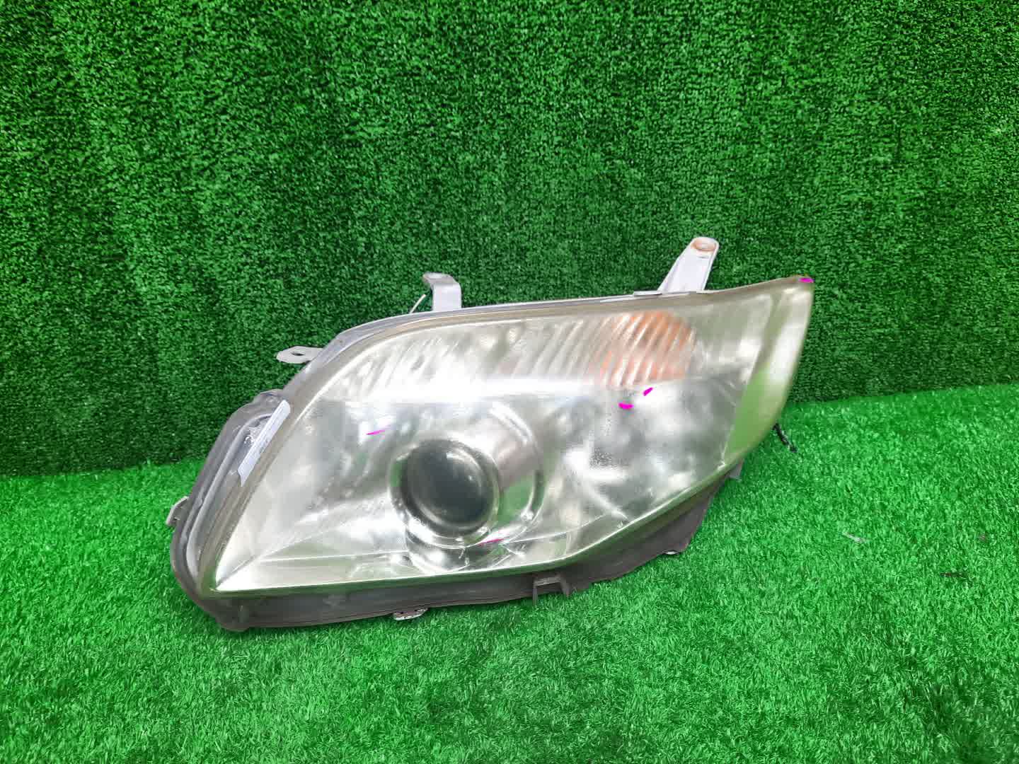 Фара левая передняя TOYOTA AXIO, COROLLA FIELDER, COROLLA  AXIO, FIELDER NZE141, NZE144, ZRE142, ZRE144, ZRE144G, ZRE142G, NZE144G, NZE141G 1 ракурс