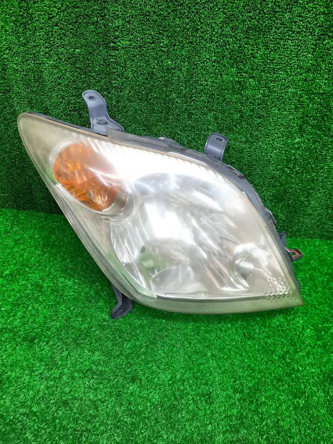 Фара правая передняя TOYOTA IST NCP60, NCP65, NCP61 1 ракурс
