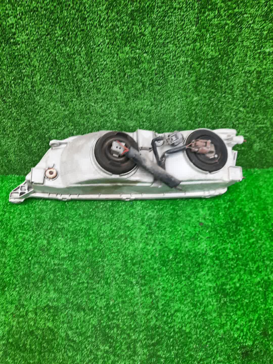 Фара правая передняя TOYOTA MARK II GX100, JZX100, JZX101, LX100, GX105, JZX105, SX100 2 ракурс