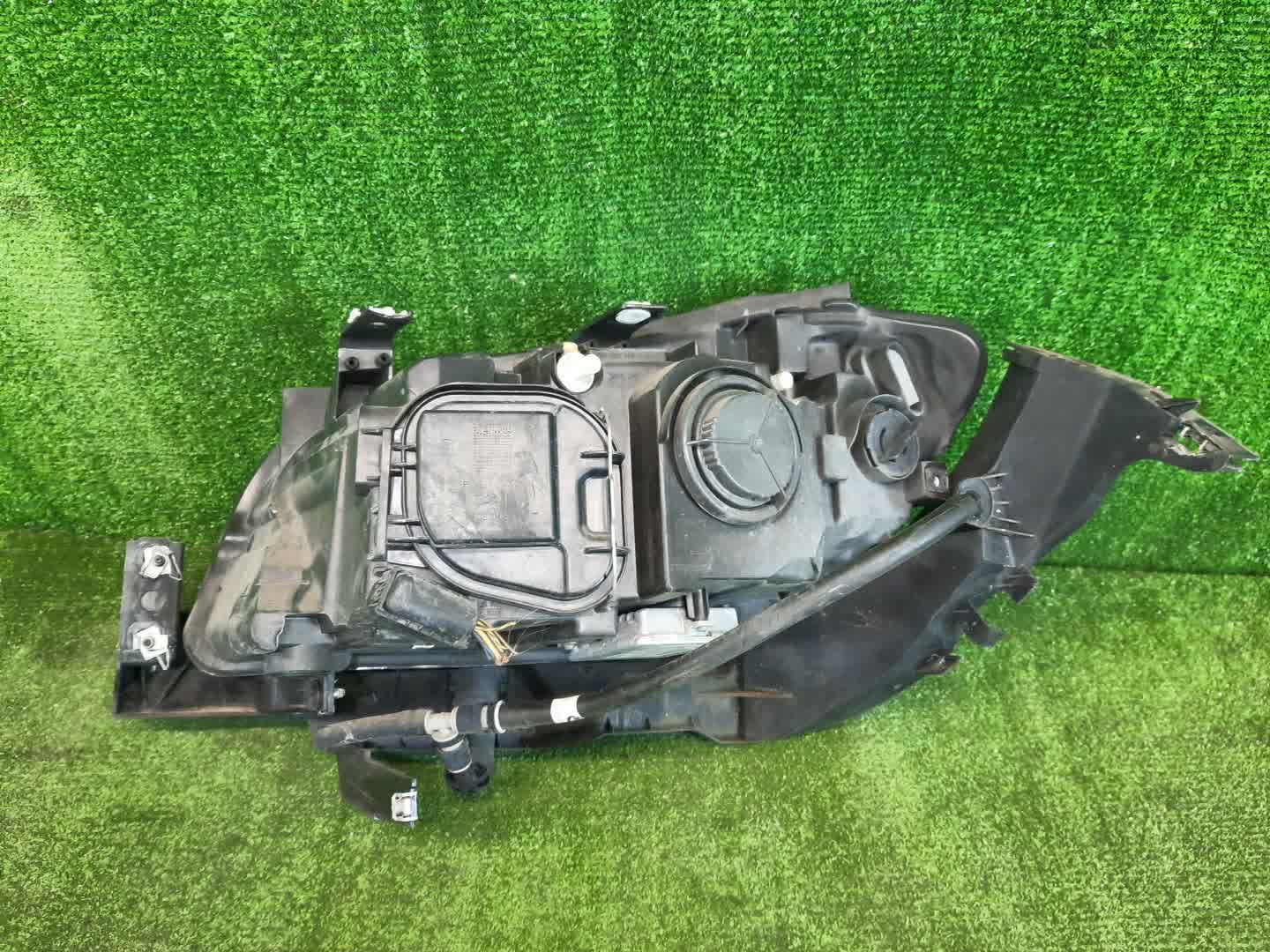 Фара правая передняя BMW X1 E84 2 ракурс