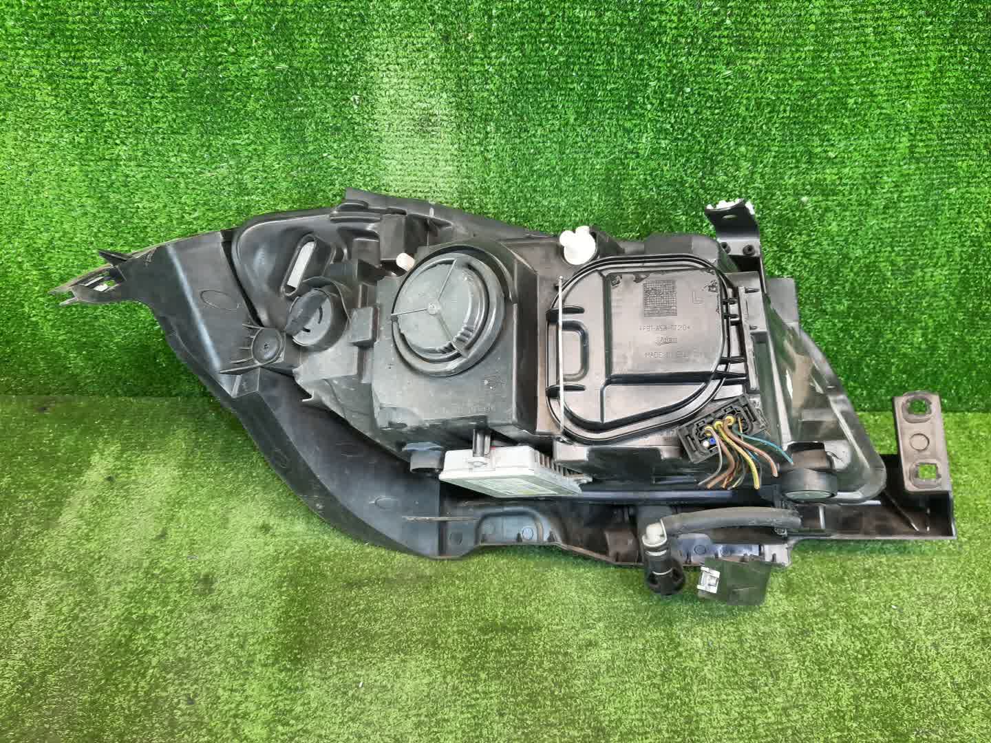 Фара левая передняя BMW X1 E84 3 ракурс