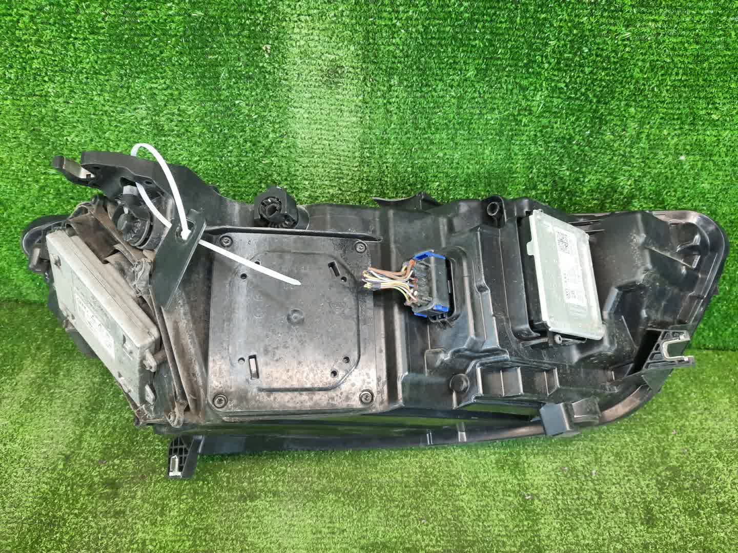 Фара левая передняя AUDI A6 4G2, C7, 4G5 3 ракурс