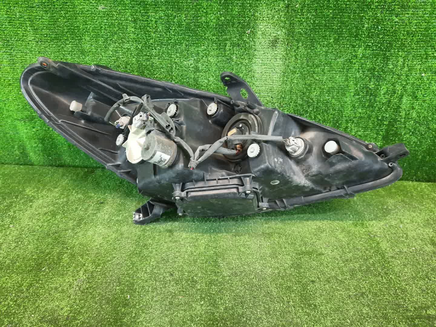 Фара левая передняя TOYOTA WINDOM MCV30 3 ракурс