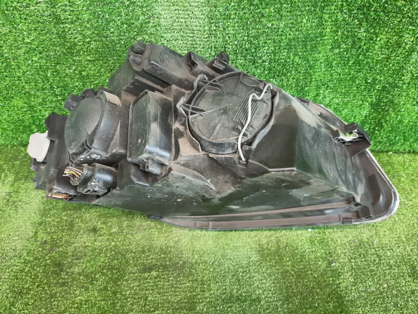 Фара левая передняя AUDI A4 8ED, 8E, 8HE, 8H7, 8E5, 8EC, B7, B6 2 ракурс