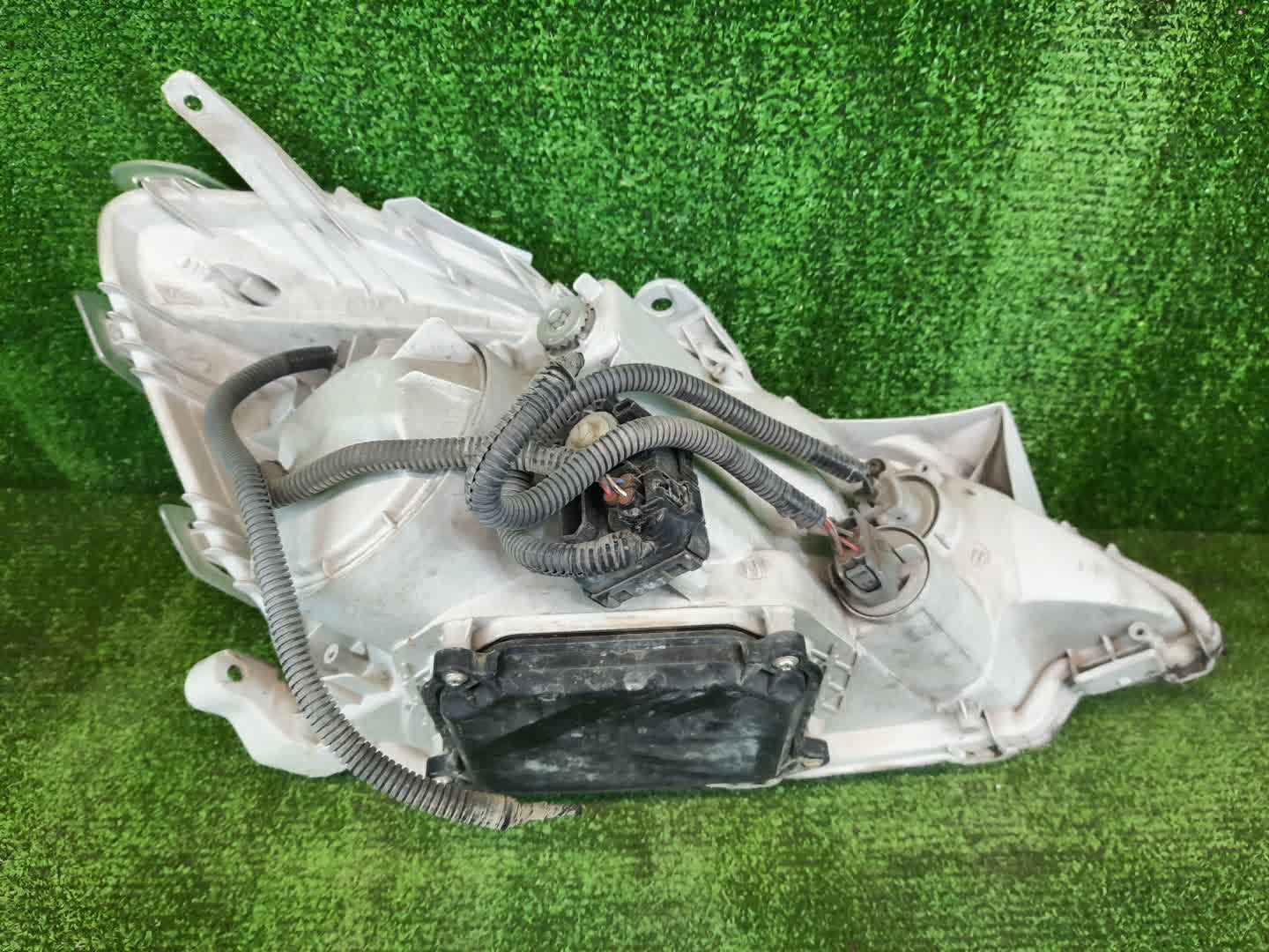 Фара левая передняя TOYOTA ALLION ZZT240, NZT240, AZT240, ZZT245 2 ракурс