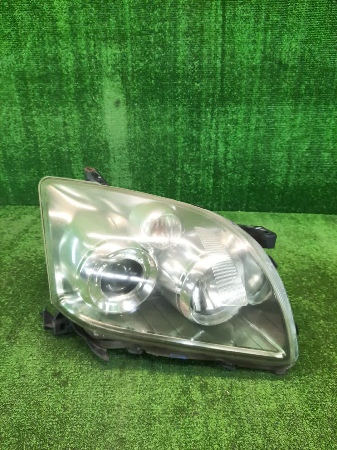 Фара правая передняя TOYOTA AVENSIS ZZT251, AZT250, AZT255, AZT251 1 ракурс