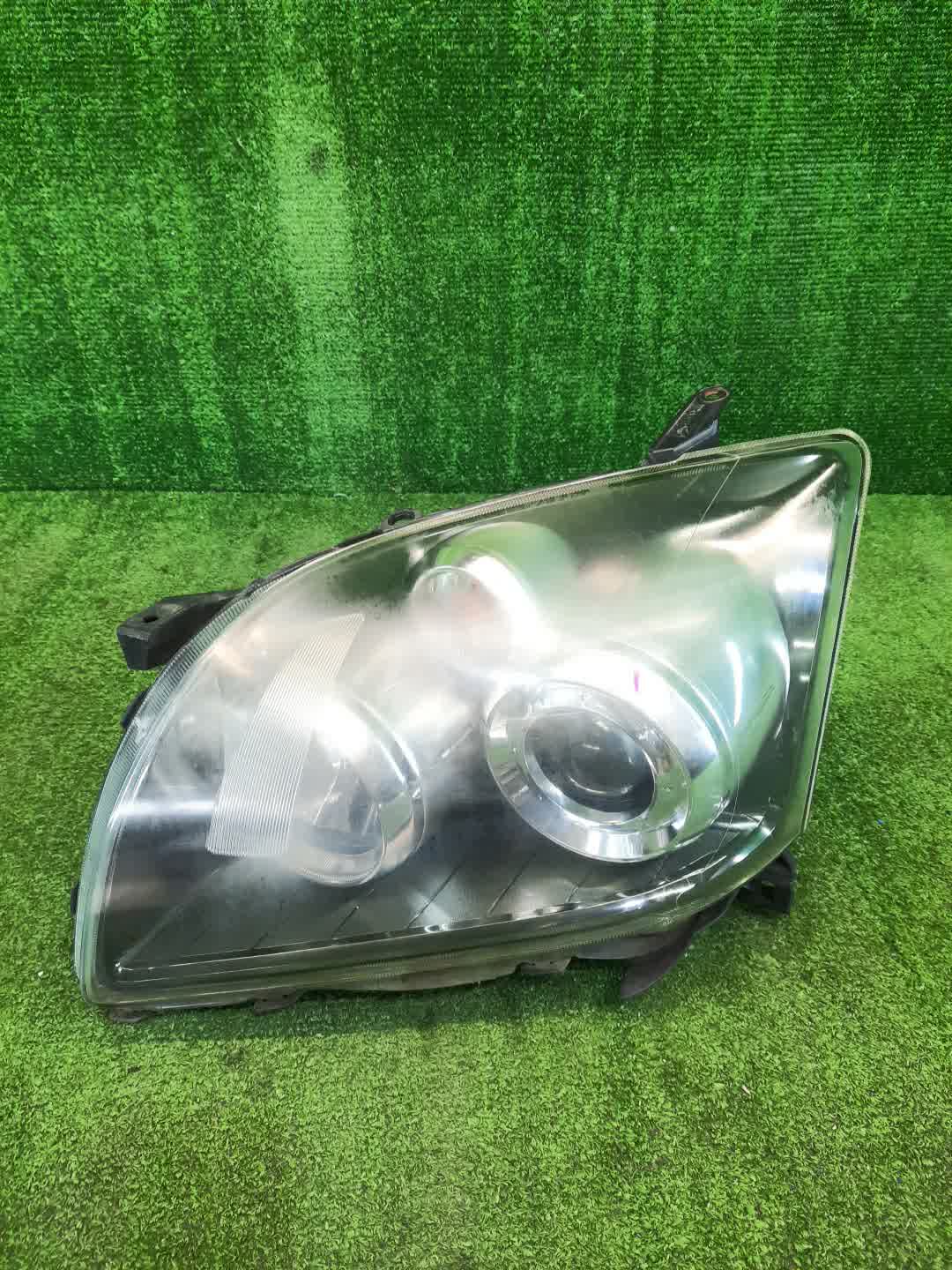 Фара левая передняя TOYOTA AVENSIS ZZT251, AZT250, AZT255, AZT251 1 ракурс