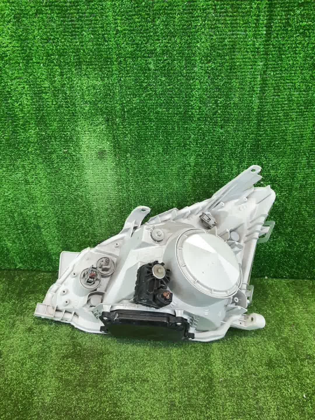 Фара правая передняя TOYOTA PREMIO ZZT240, NZT240, AZT240, ZZT245 2 ракурс