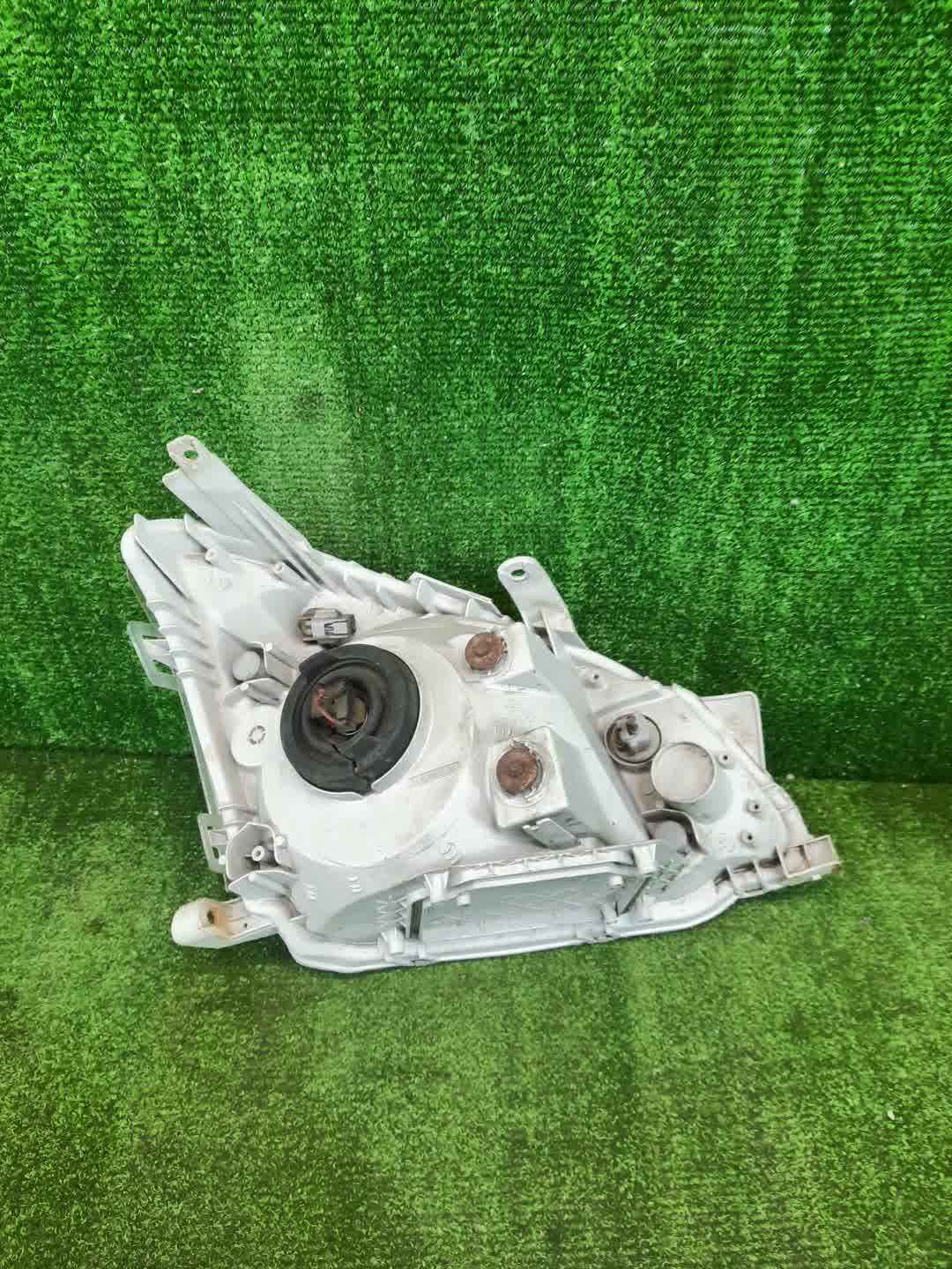 Фара левая передняя TOYOTA PREMIO ZZT240, NZT240, AZT240, ZZT245 2 ракурс