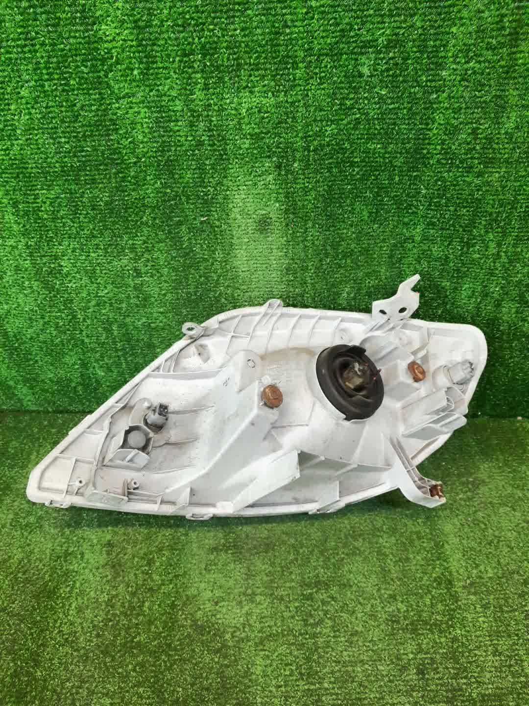 Фара правая передняя TOYOTA COROLLA, COROLLA FIELDER ZZE124, NZE121, NZE120, ZZE122, NZE124, CE121, NZE121G, ZZE123G, ZZE124G, ZZE122G, NZE124G , 1NZ-FE, 1ZZ-FE 3 ракурс