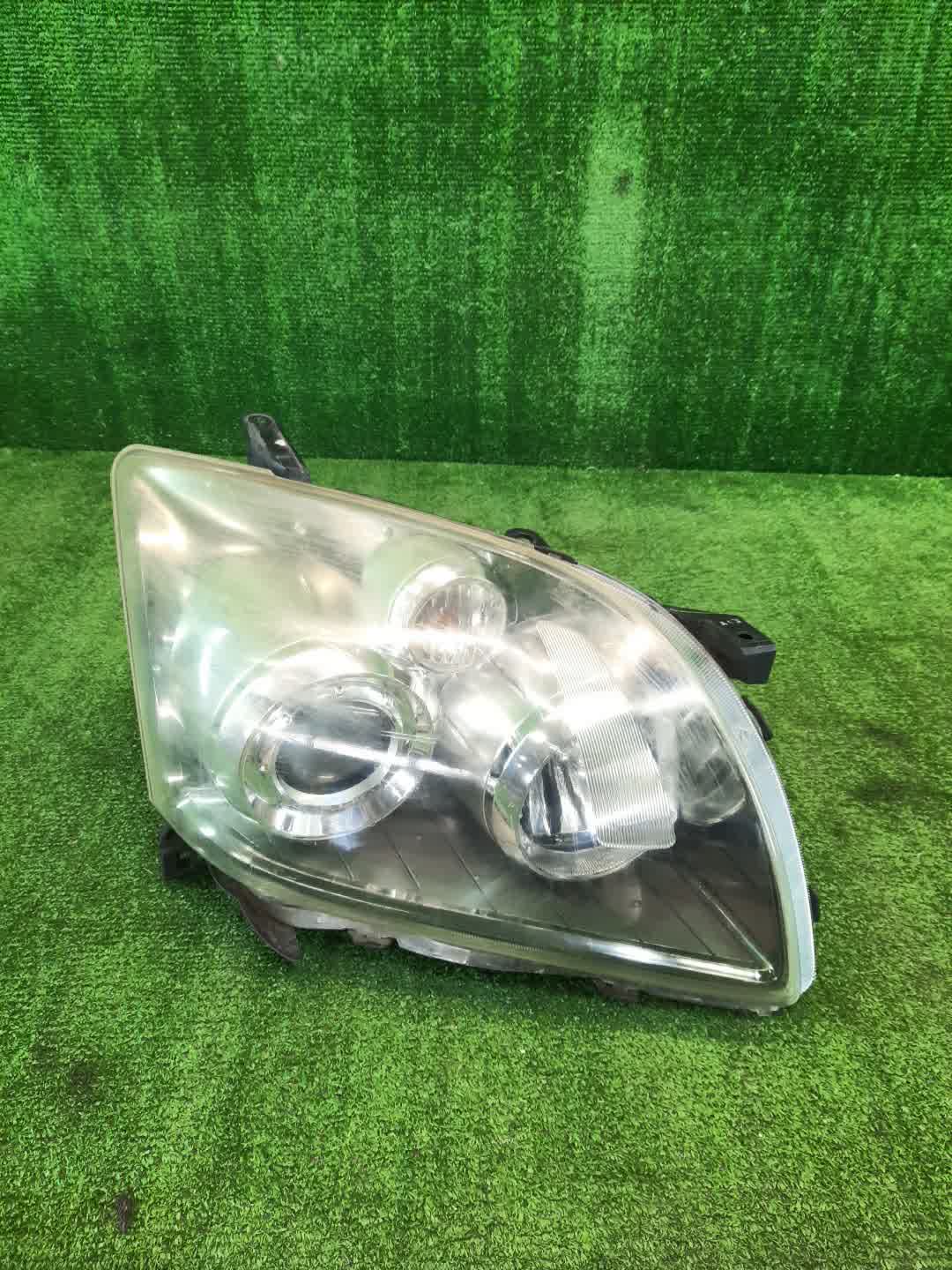 Фара правая передняя TOYOTA AVENSIS ZZT251, AZT250, AZT255, AZT251 1 ракурс
