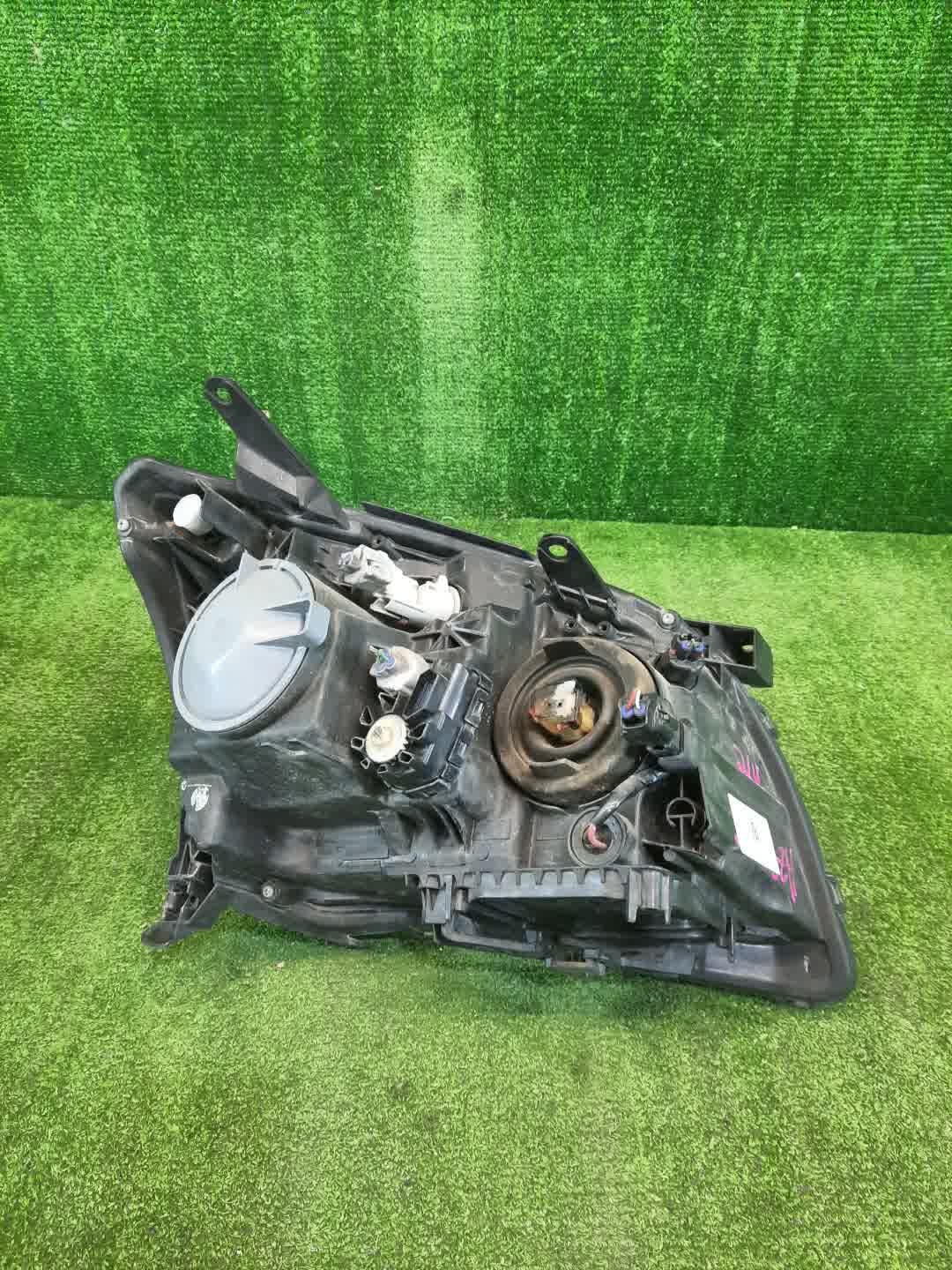 Фара левая передняя TOYOTA AVENSIS ZZT251, AZT250, AZT255, AZT251 2 ракурс
