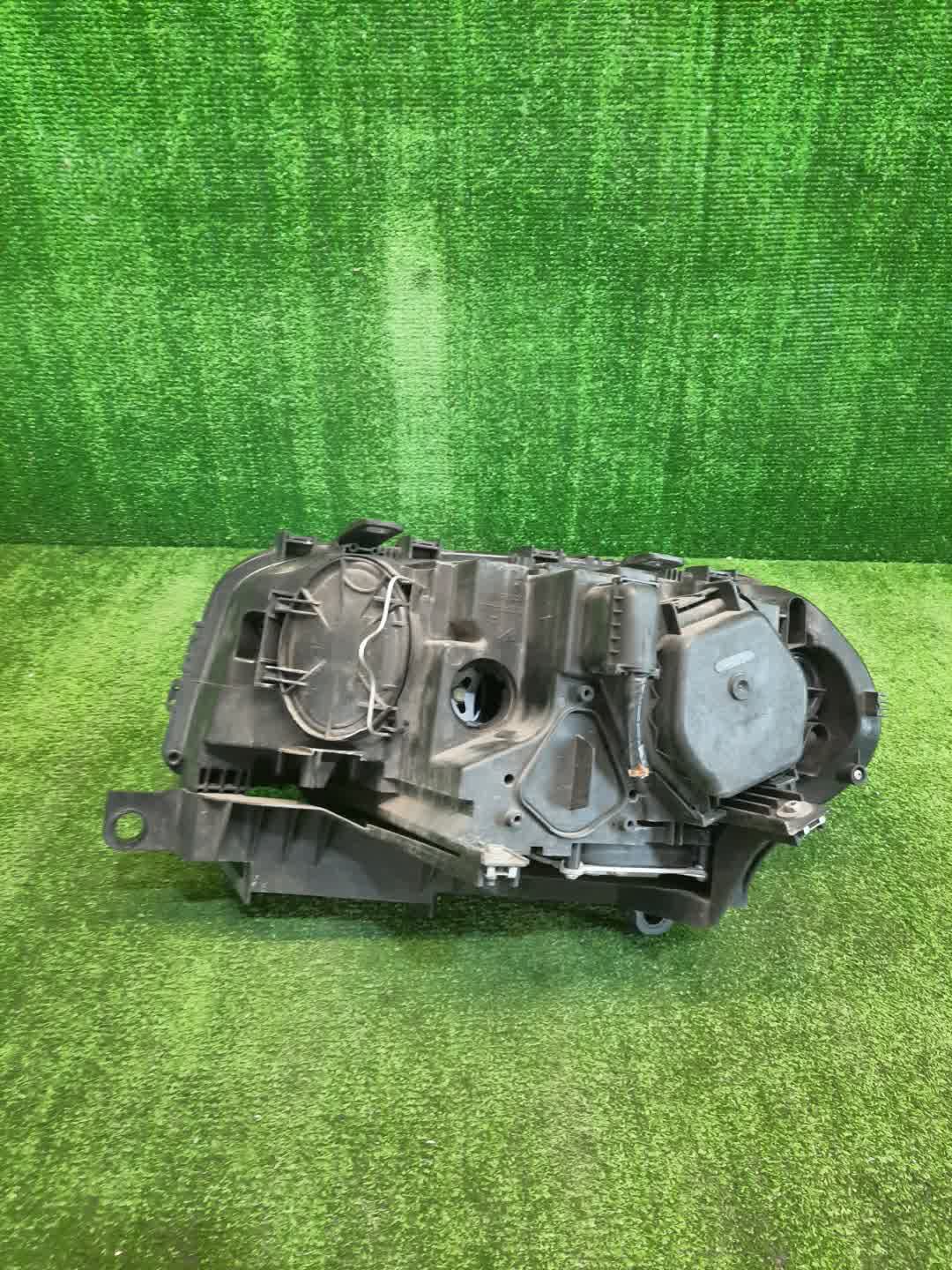 Фара правая передняя BMW X3 E83 2 ракурс