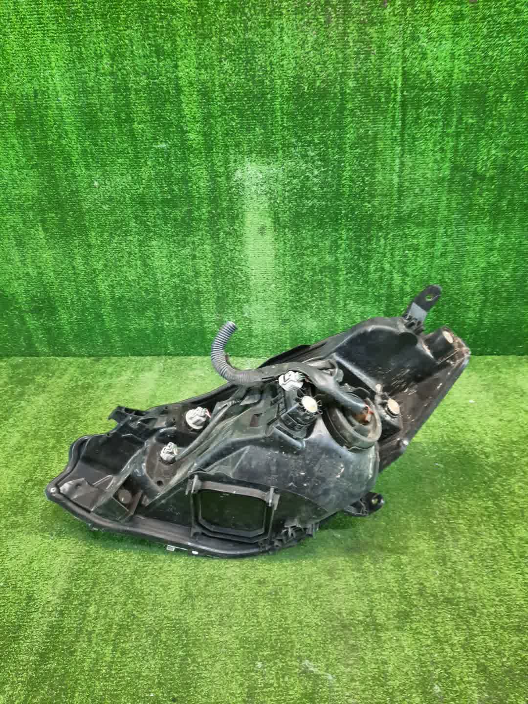 Фара правая передняя TOYOTA VITZ, YARIS KSP130, NSP130, NSP135, NCP131 4 ракурс