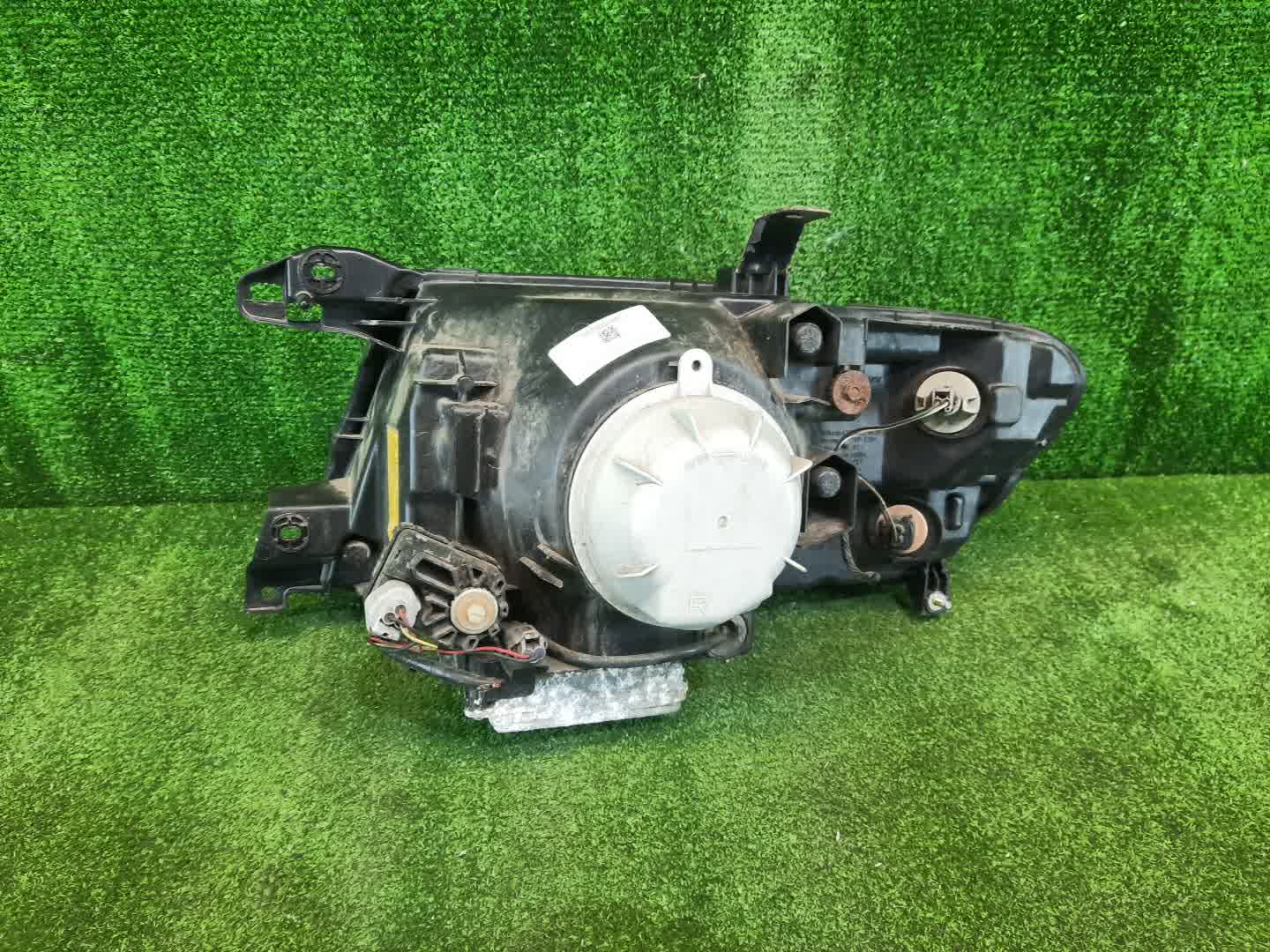 Фара правая передняя MITSUBISHI PAJERO V75W, V65W, V78W, V73W, V77W, V63W, V68W 2 ракурс