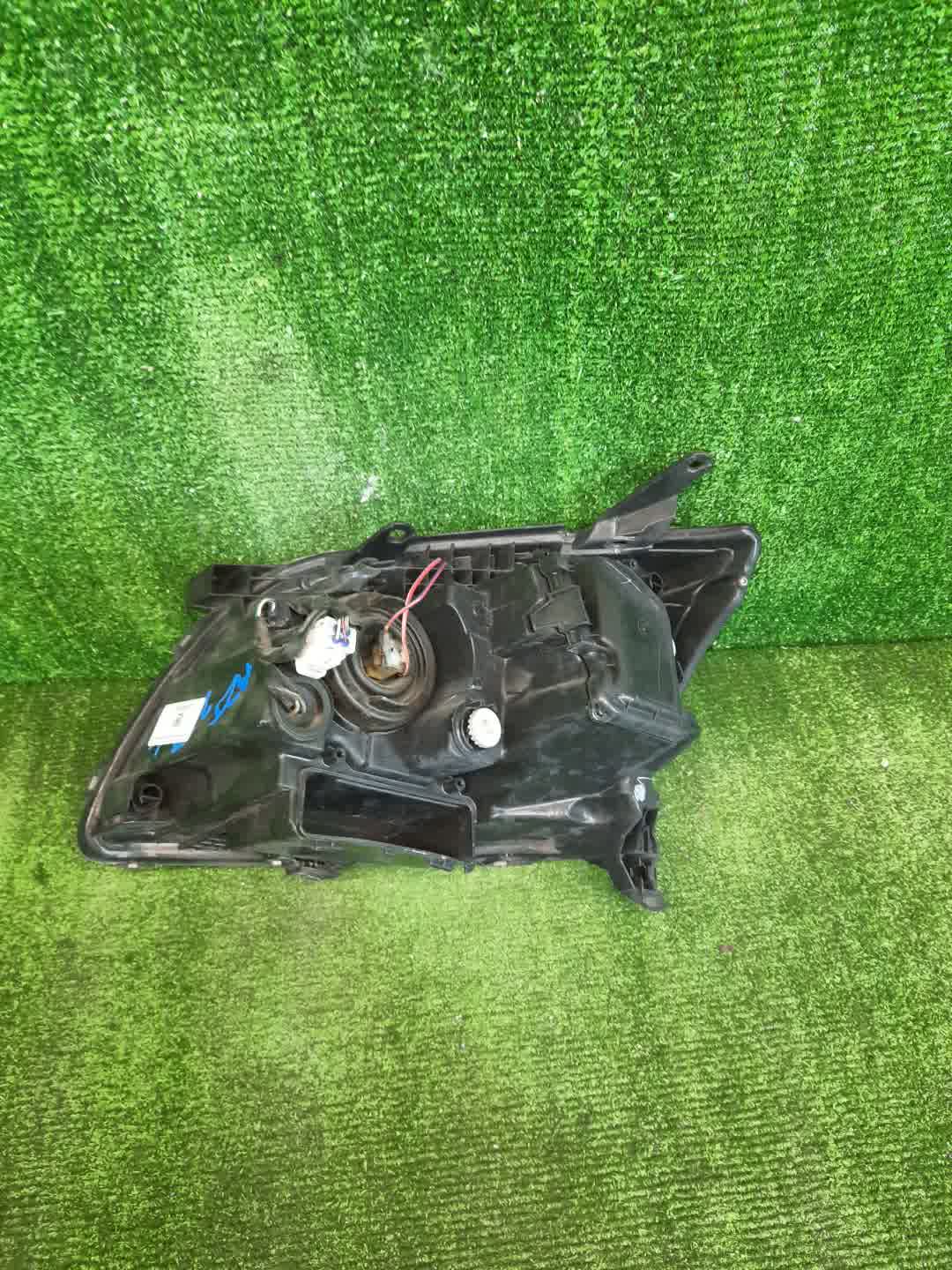 Фара правая передняя TOYOTA AVENSIS ZZT251, AZT250, AZT255, AZT251 2 ракурс
