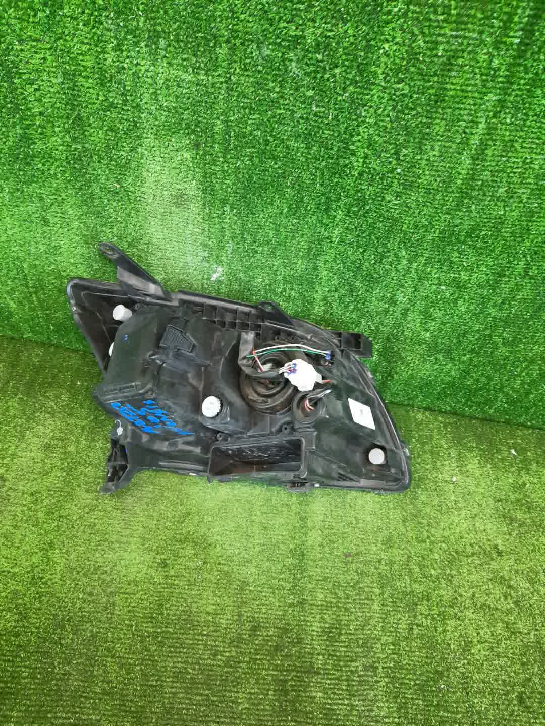 Фара левая передняя TOYOTA AVENSIS ZZT251, AZT250, AZT255, AZT251 4 ракурс