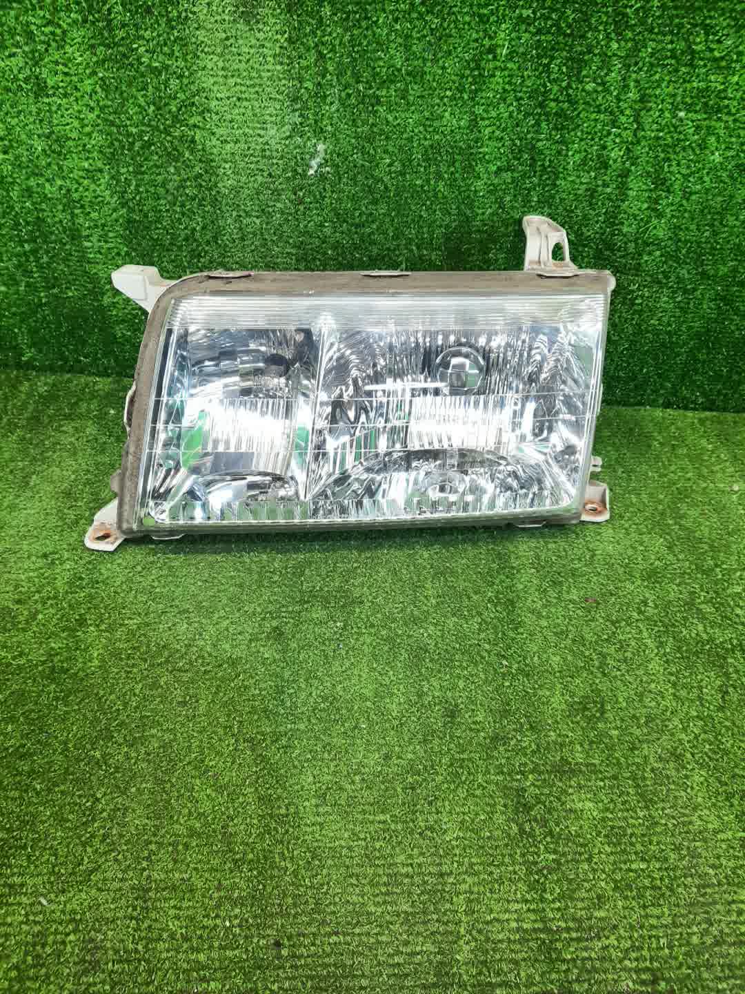 Фара левая передняя TOYOTA CROWN JZS151, JZS155, GS151, LS151, JZS157, JZS153 1 ракурс Фара левая передняя TOYOTA CROWN JZS151, JZS155, GS151, LS151, JZS157, JZS153 1 ракурс