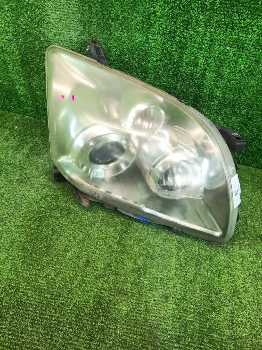 Фара правая передняя TOYOTA AVENSIS ZZT251, AZT250, AZT255, AZT251 1 ракурс