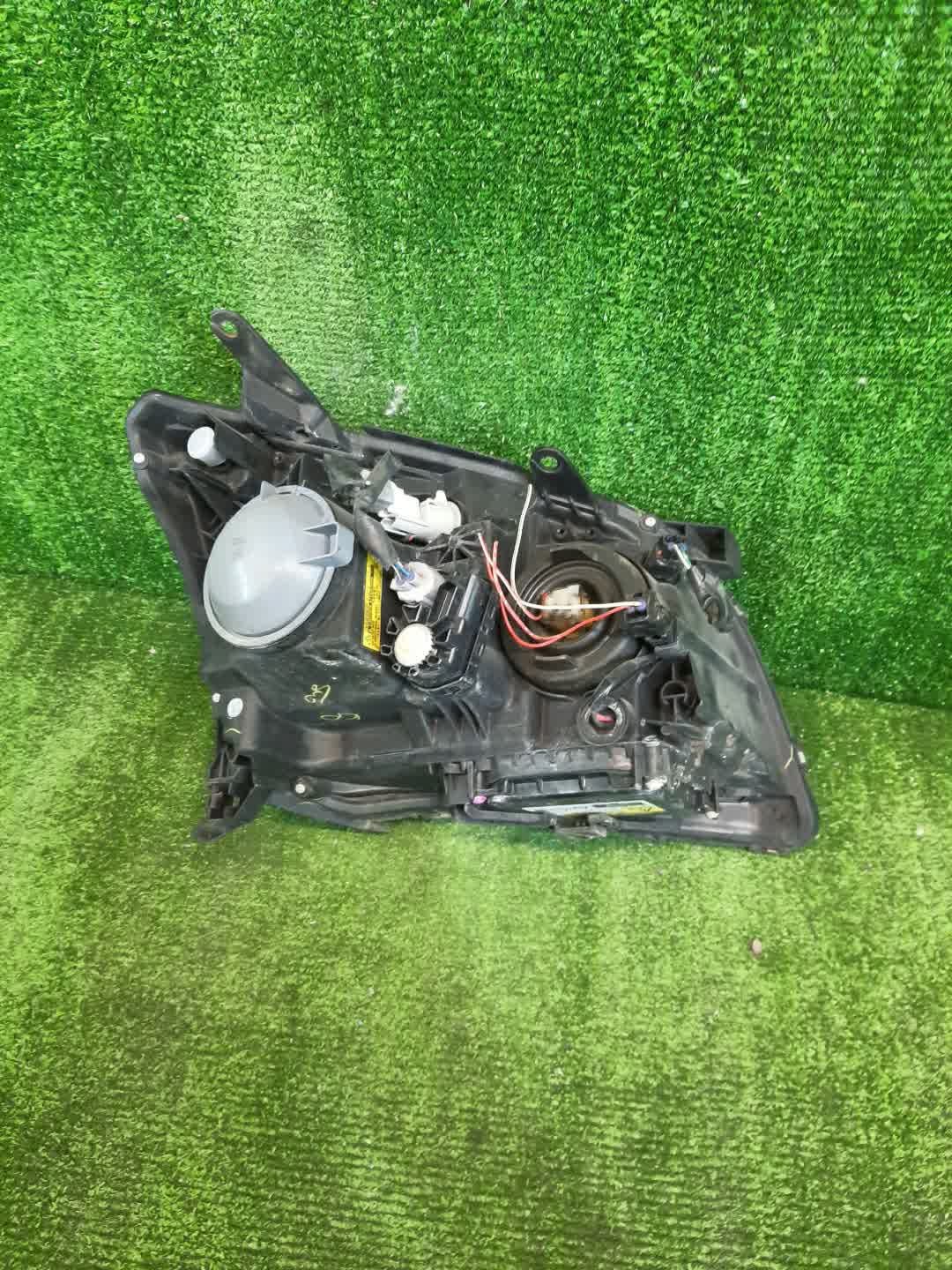 Фара левая передняя TOYOTA AVENSIS ZZT251, AZT250, AZT255, AZT251 2 ракурс